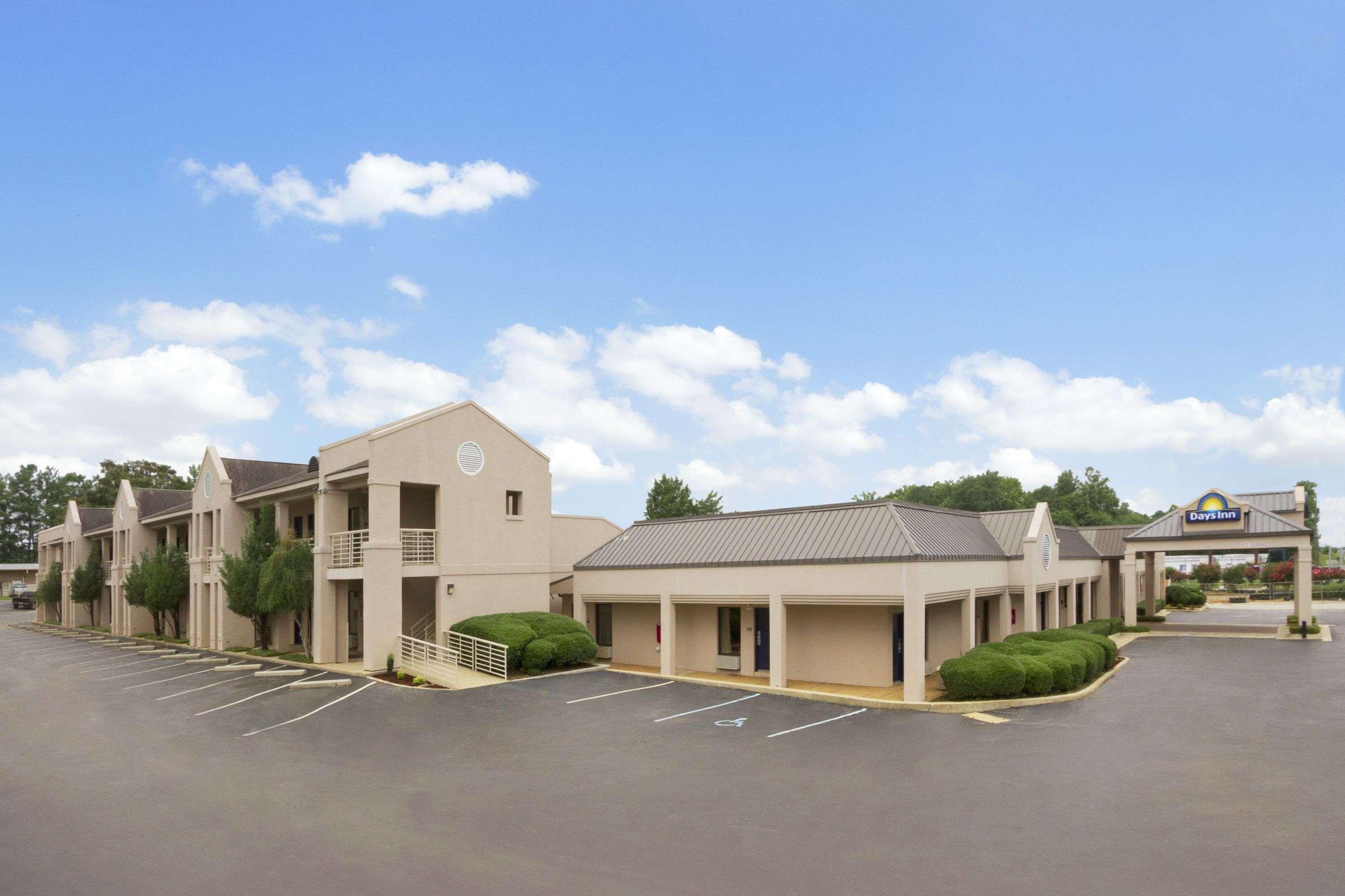 Days Inn By Wyndham Alexander City Bagian luar foto