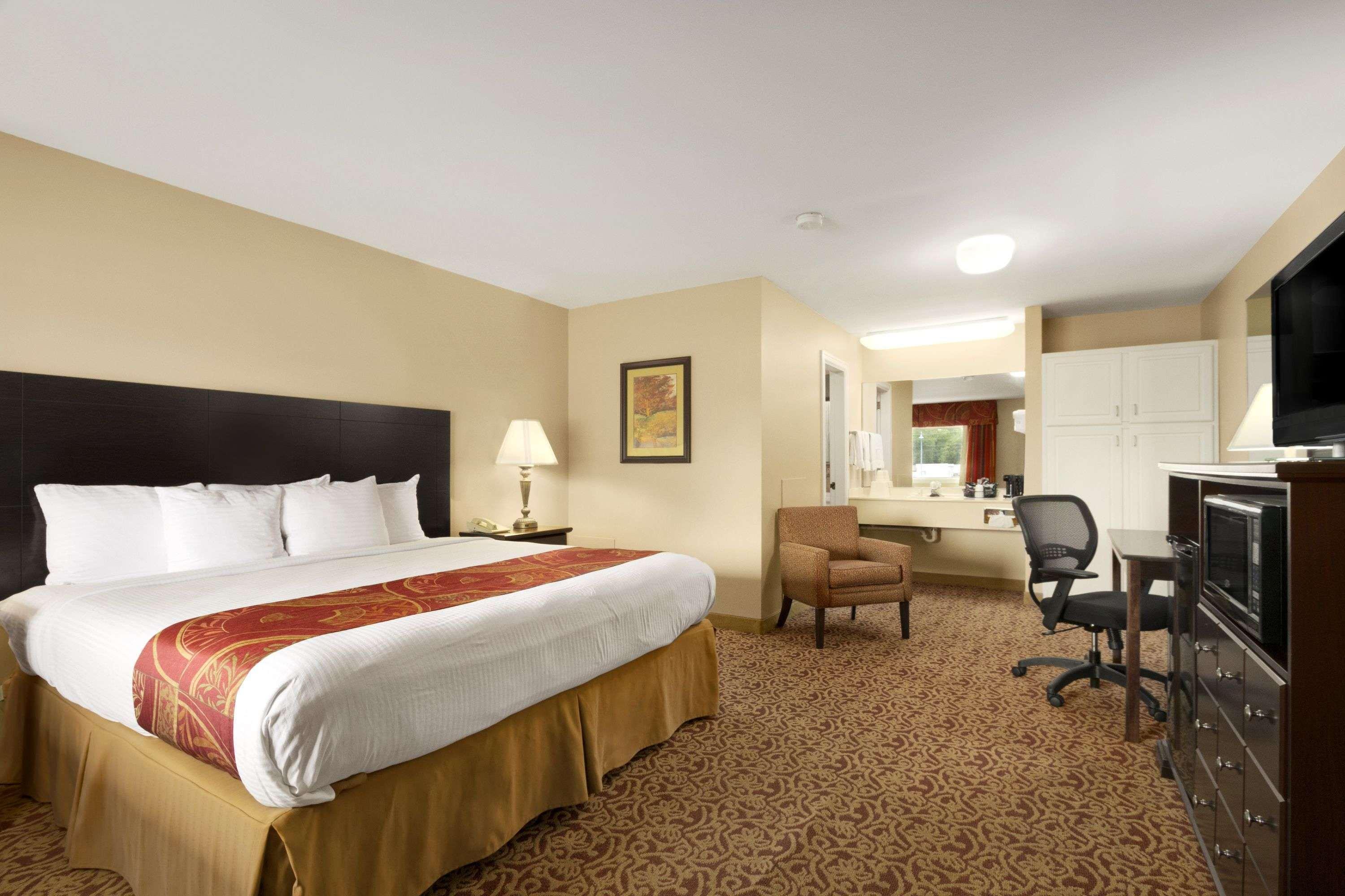 Days Inn By Wyndham Alexander City Bagian luar foto