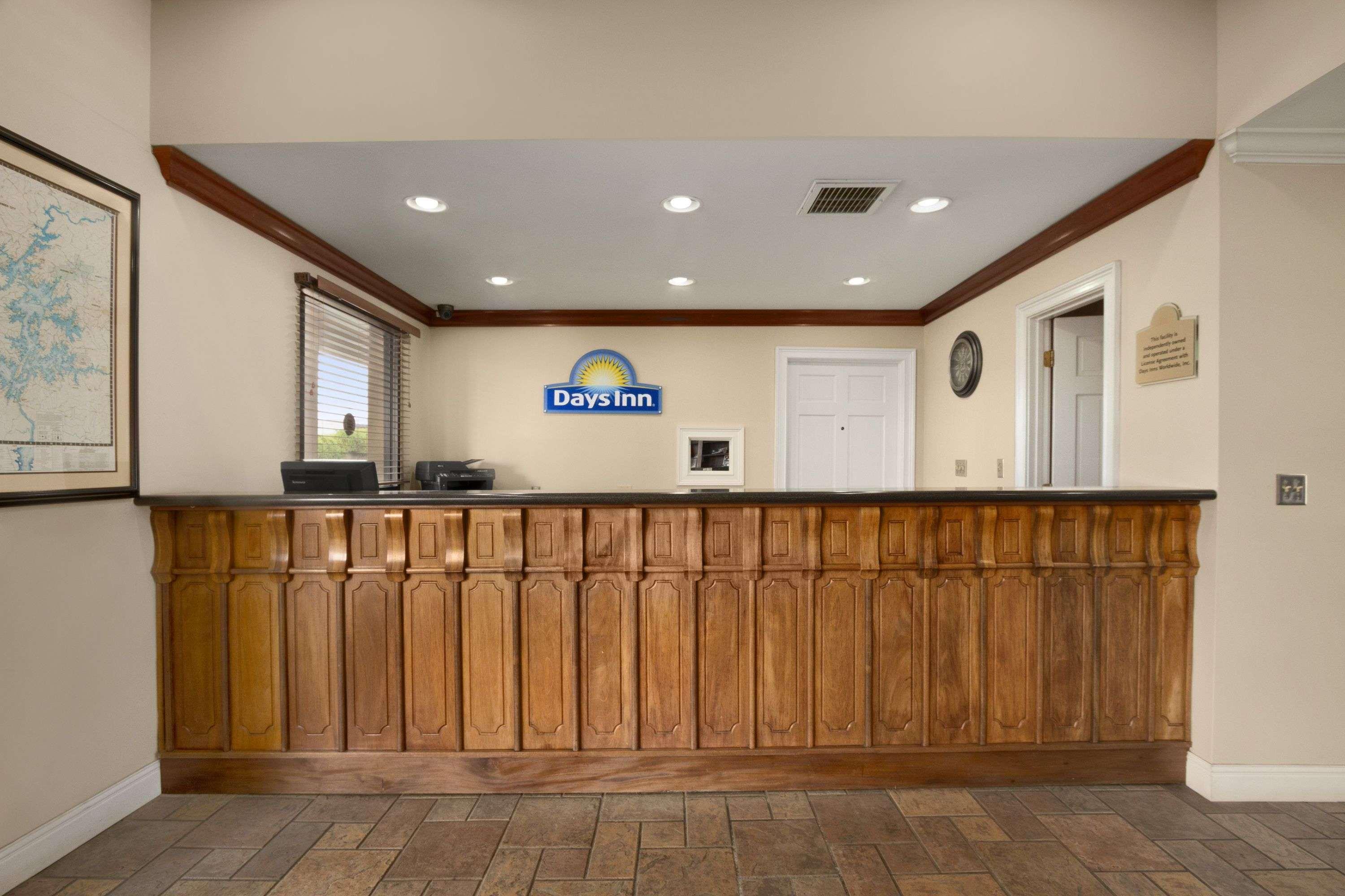 Days Inn By Wyndham Alexander City Bagian luar foto