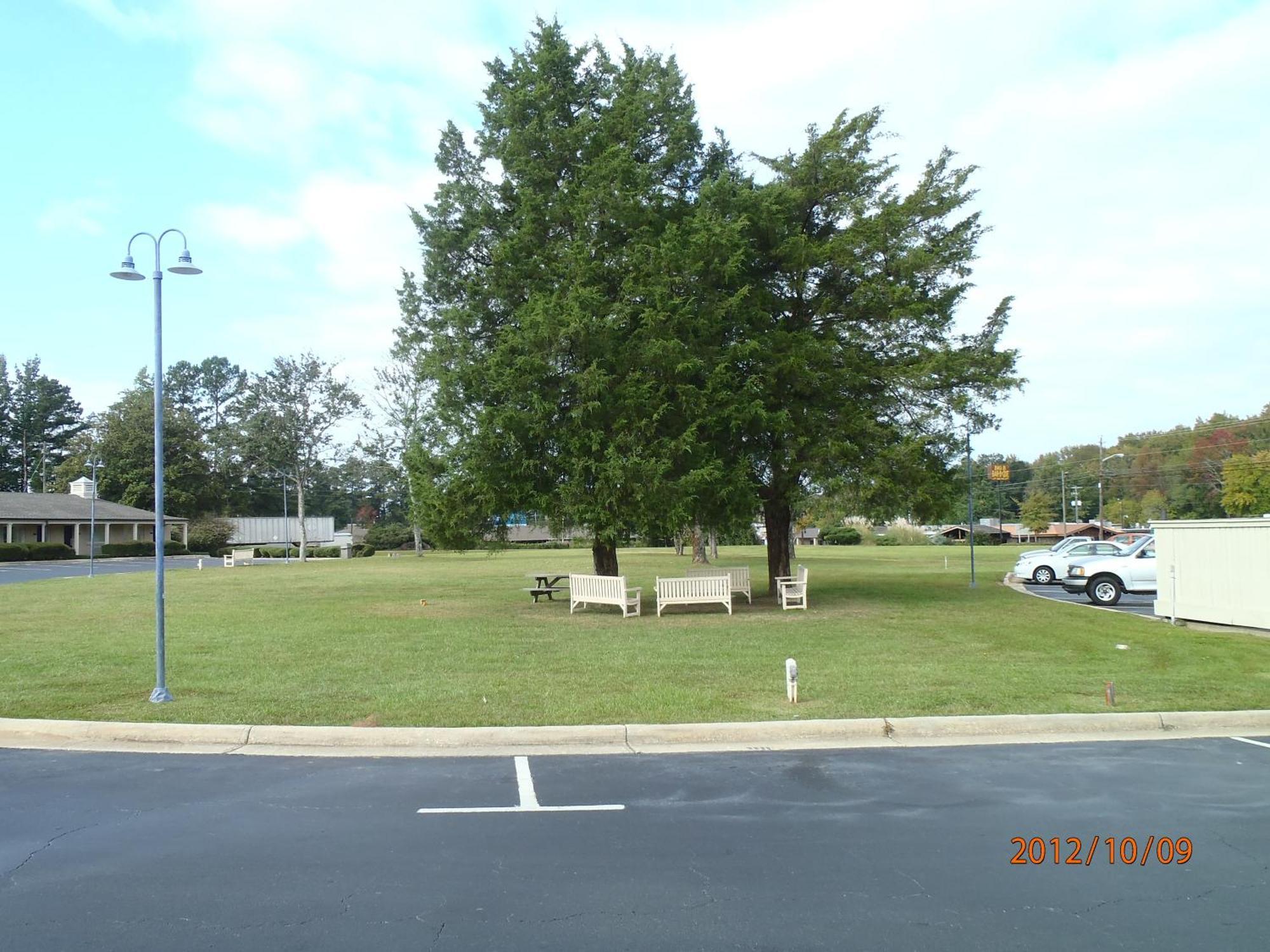 Days Inn By Wyndham Alexander City Bagian luar foto
