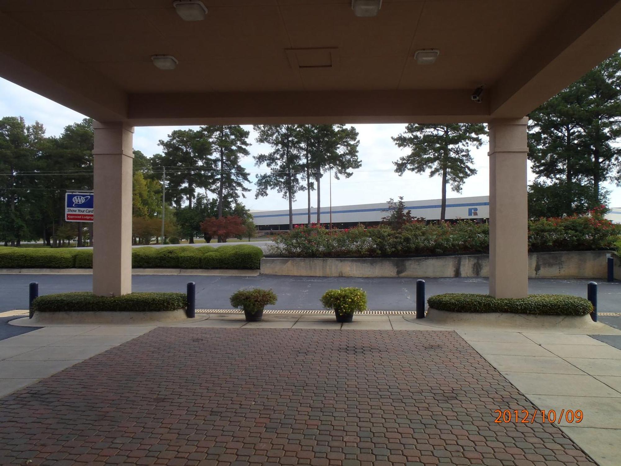 Days Inn By Wyndham Alexander City Bagian luar foto