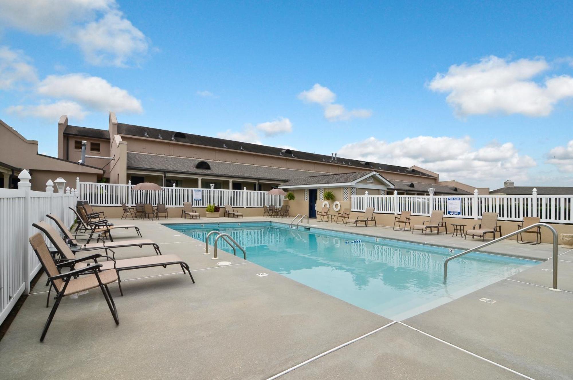 Days Inn By Wyndham Alexander City Bagian luar foto
